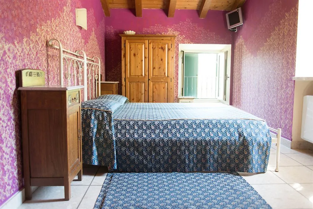 Relais San Michele contacts